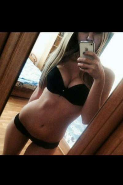 Genç escort Cemile